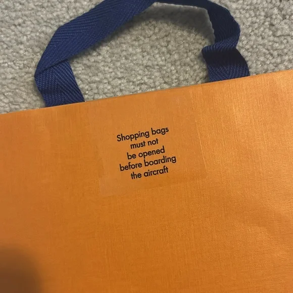 Authentic LV shipping bag - Picture 2 of 3